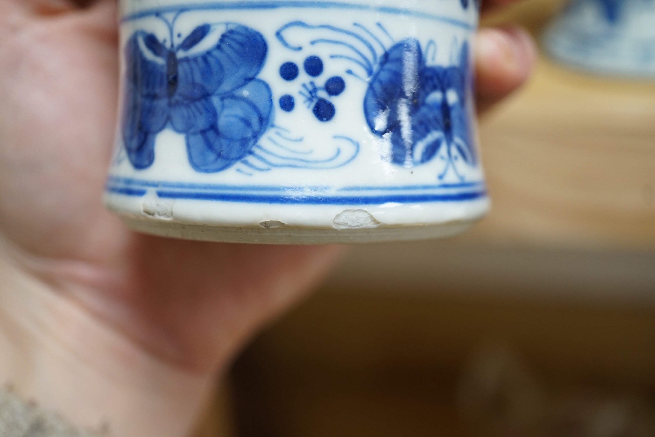 Two 19th century Chinese blue and white small vases, tallest 18cm